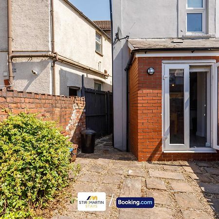 Comfy 3Bed House By Stirkmartin Stays Short Lets & Serviced Accommodation Cardiff With Free Parking & 8Mins To City Centre المظهر الخارجي الصورة