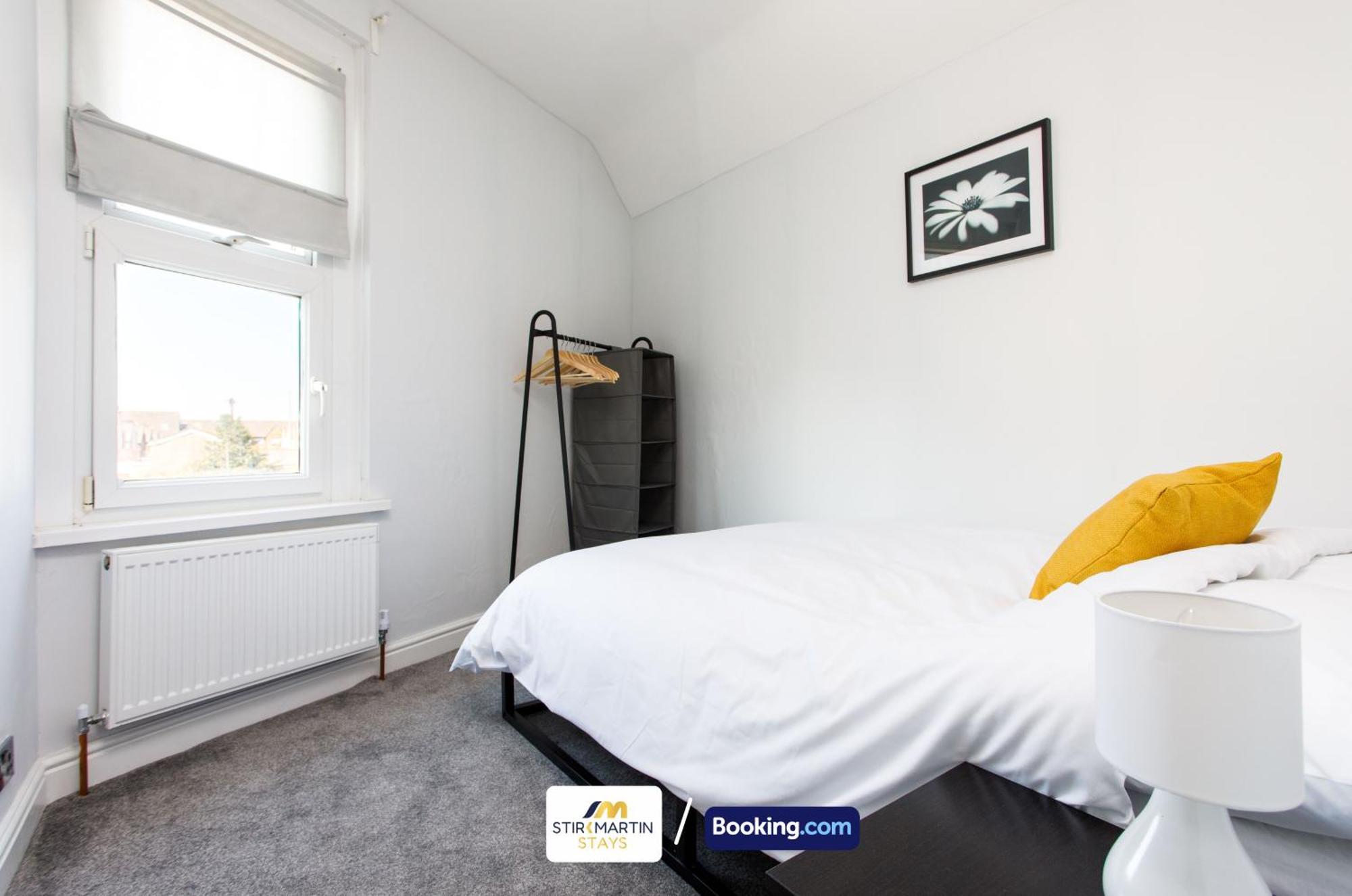 Comfy 3Bed House By Stirkmartin Stays Short Lets & Serviced Accommodation Cardiff With Free Parking & 8Mins To City Centre المظهر الخارجي الصورة