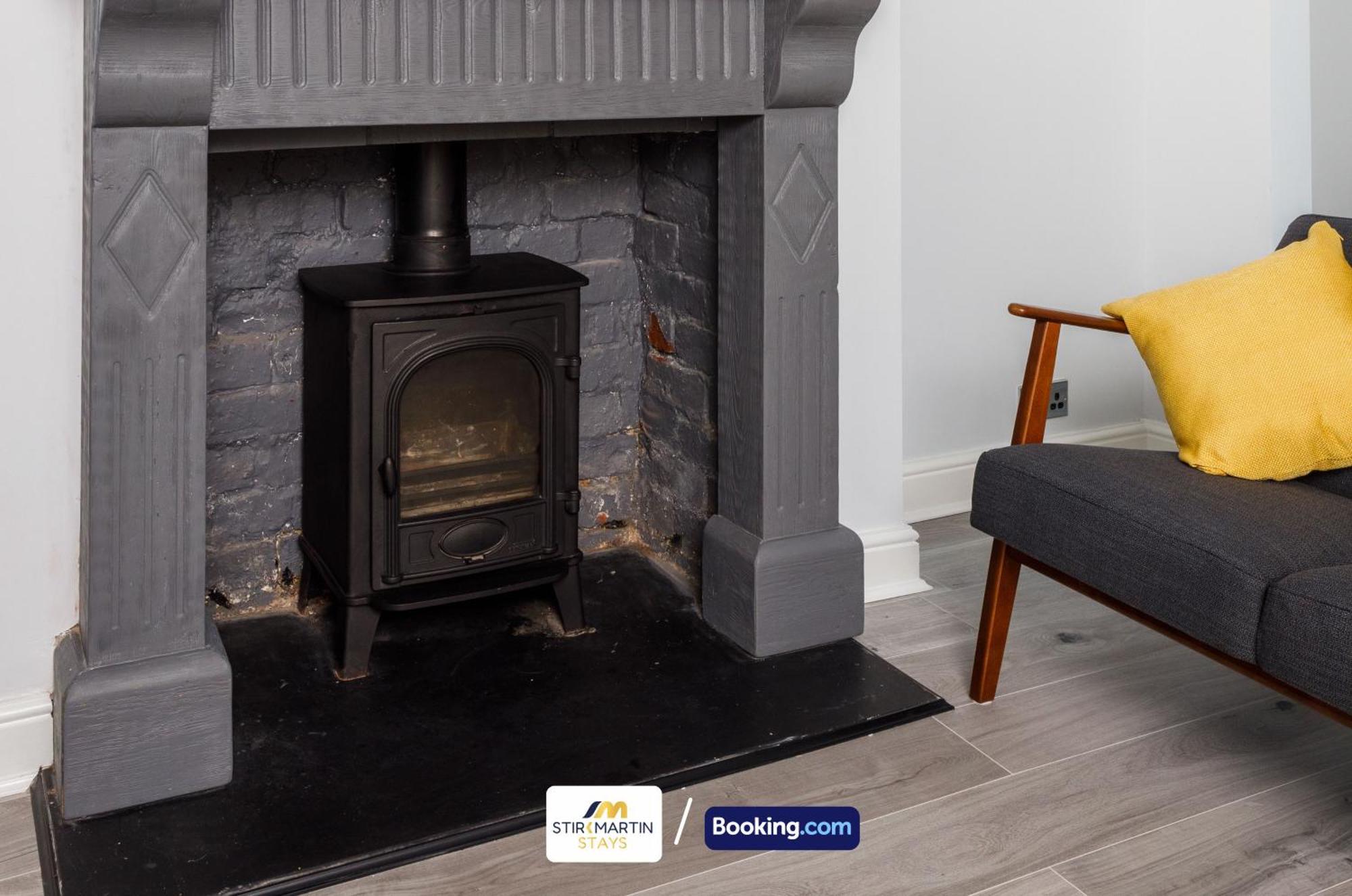 Comfy 3Bed House By Stirkmartin Stays Short Lets & Serviced Accommodation Cardiff With Free Parking & 8Mins To City Centre المظهر الخارجي الصورة