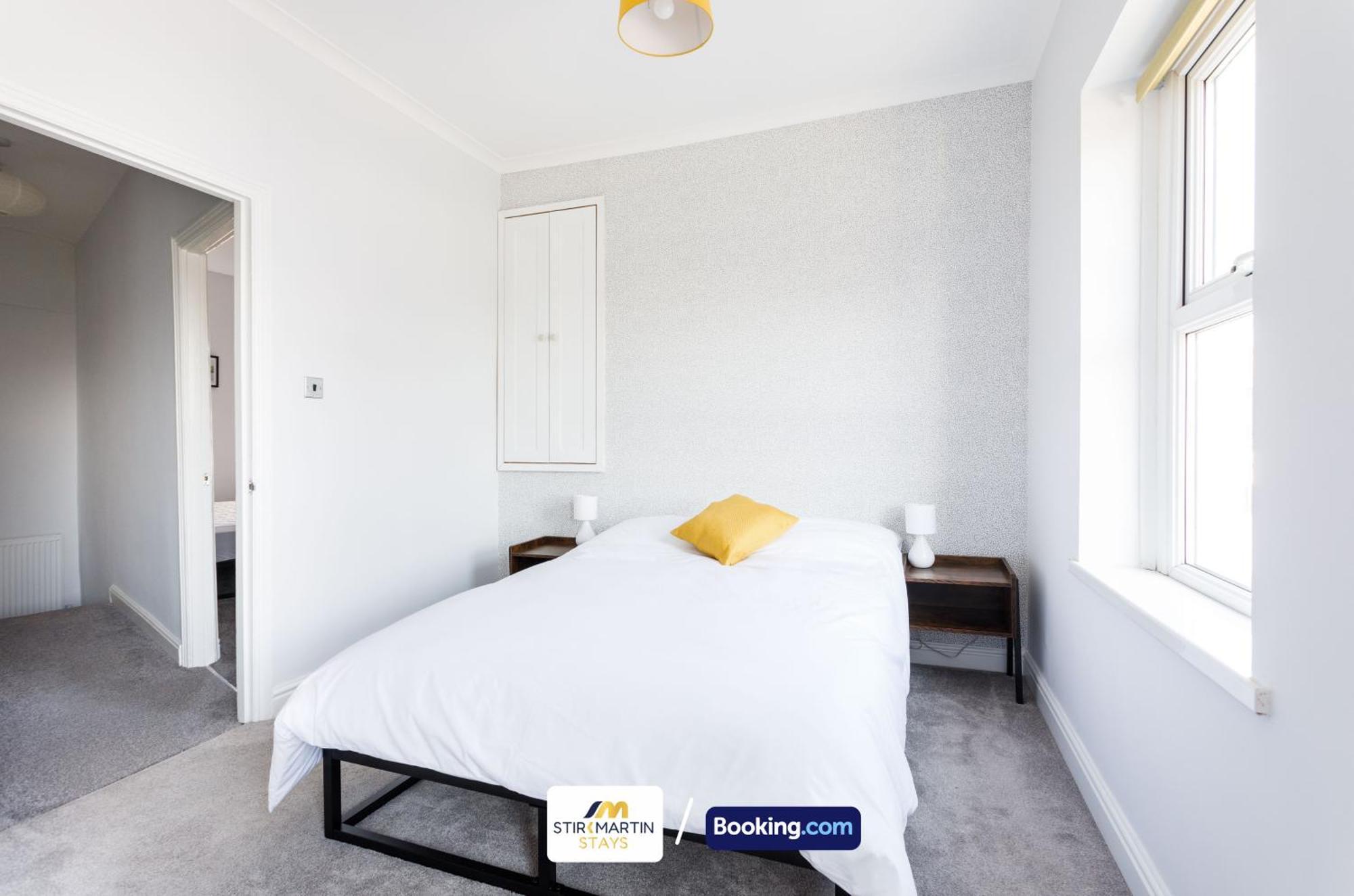 Comfy 3Bed House By Stirkmartin Stays Short Lets & Serviced Accommodation Cardiff With Free Parking & 8Mins To City Centre المظهر الخارجي الصورة
