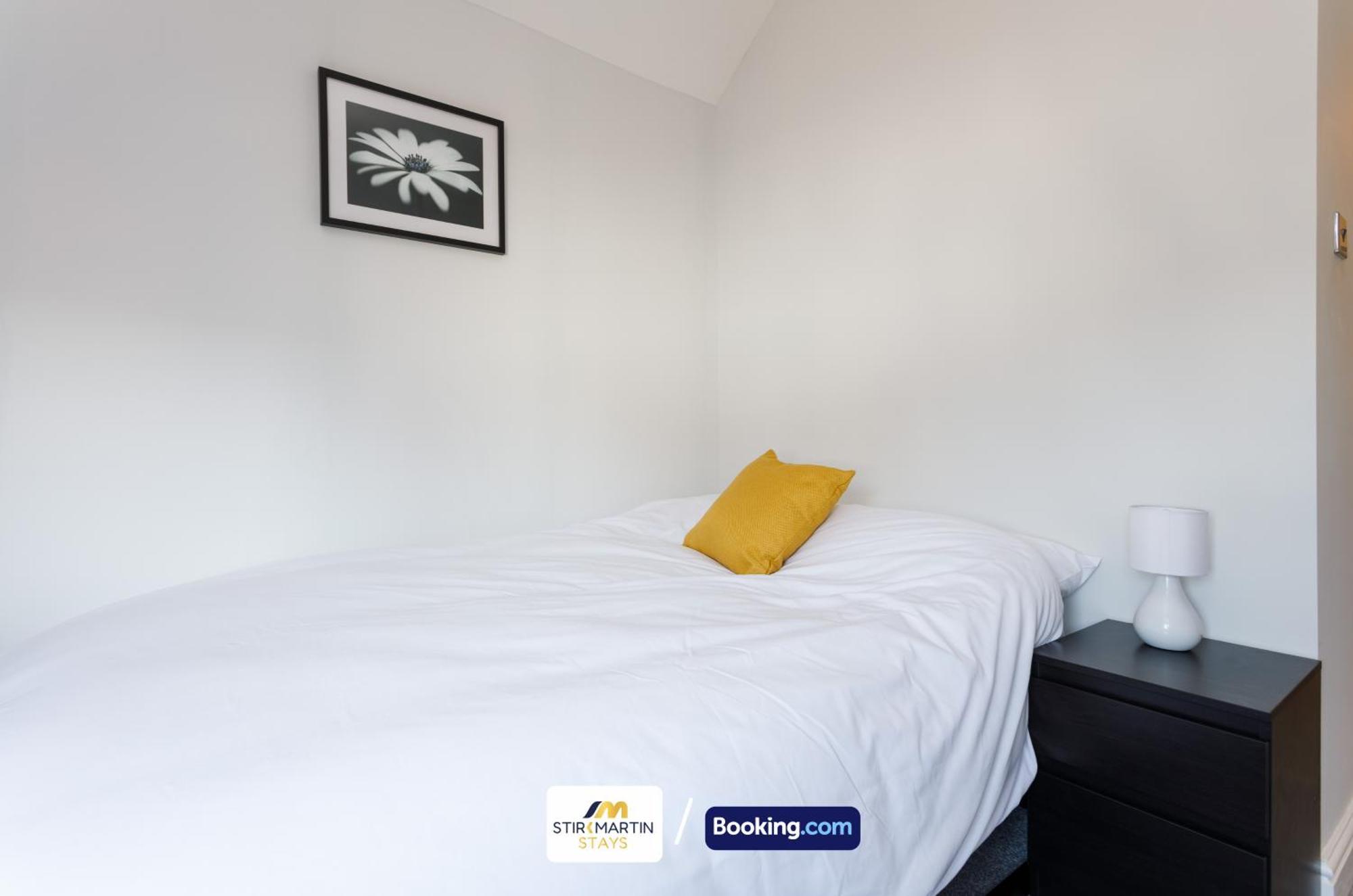Comfy 3Bed House By Stirkmartin Stays Short Lets & Serviced Accommodation Cardiff With Free Parking & 8Mins To City Centre المظهر الخارجي الصورة